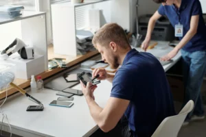 Évolutions et tendances de la formation réparation de téléphone